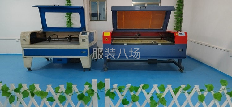专业服装无痕、无缝压胶工艺加工-第5张图片