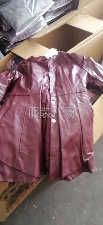 有款女士皮衣要处理，三个色，四百件左右-第1张图片