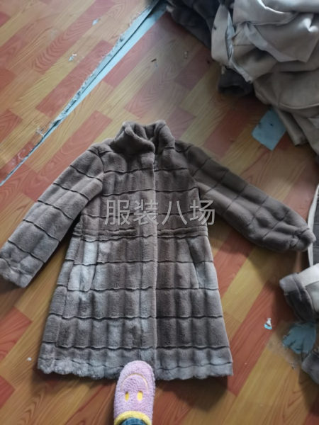 颗粒绒衣服丹麦貂衣服 专业裘皮机做的-第2张图片