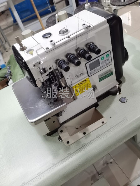 数量:1描述:95新,全自动4线电脑包缝机,自切线自动抬压脚包缝机二手