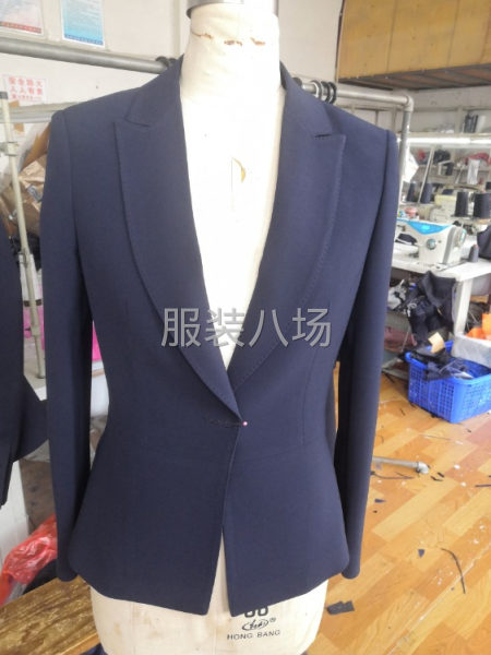 菲俪诗服饰，聘请裁剪师傅个整件车位！-第1张图片