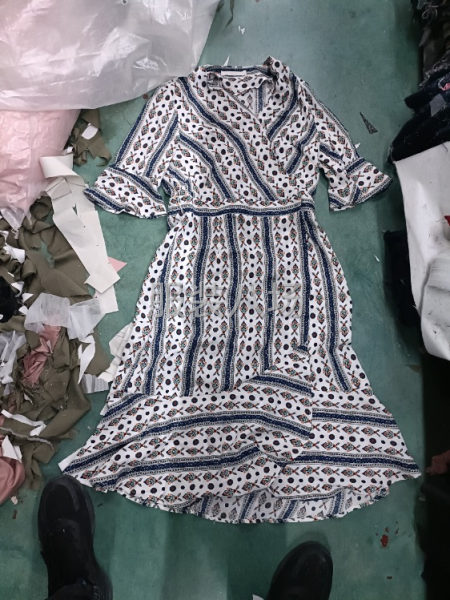 高价收购布料衣服-第1张图片