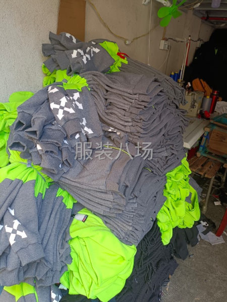 承接各种针织裤，沙滩裤，拉链毛绒外套套装裁片加工。-第1张图片