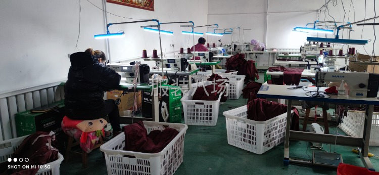 嘉祥服装厂急招熟练缝纫工每天150-200元包吃住-第2张图片