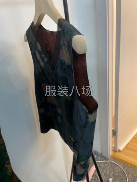 600件女装外发-第1张图片