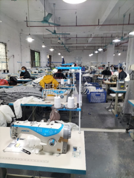 本厂货源充足，每月15号发工资，加班9：30，月休2天-第1张图片