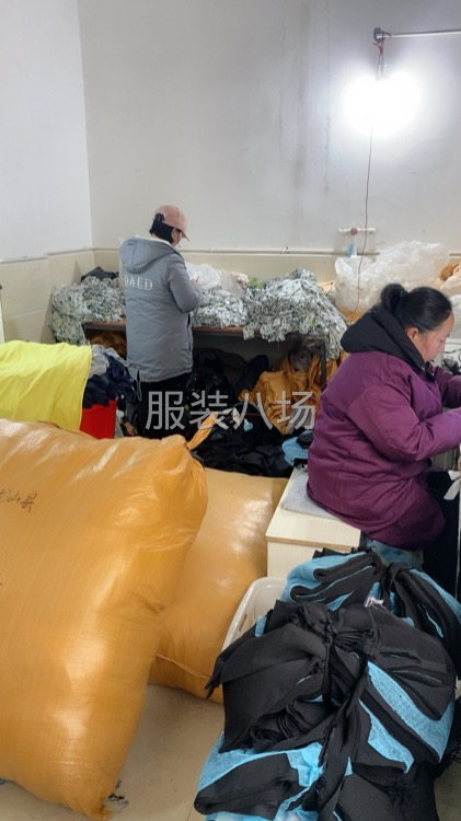 承接针梭织服装，特擅长裤子，质量稳定。-第1张图片