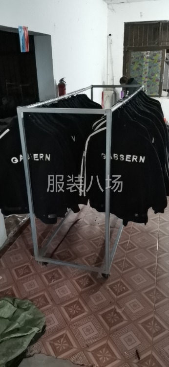 招聘服装临时工-第1张图片