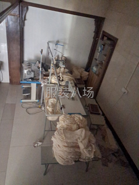 本人在格畈家园北苑开了一个小作坊六个人专业针织卫衣卫裤体恤接-第1张图片