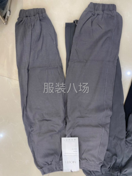 卫衣 卫裤子共200件左右 卫衣5个款 卫裤两个款左右-第7张图片