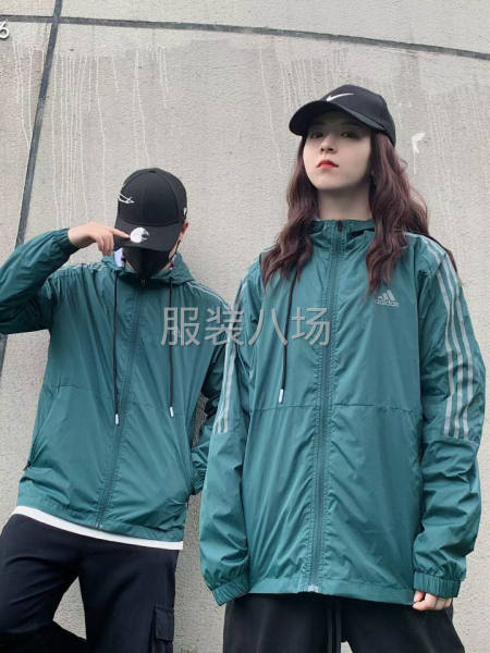 批發(fā)運動服15件-第9張圖片