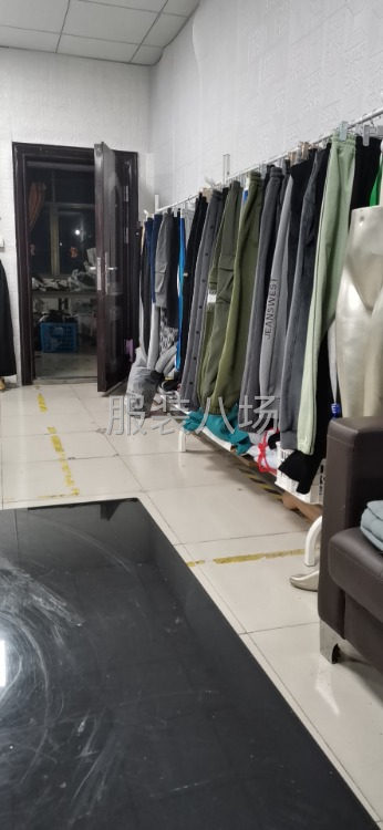 承接来料加工，专业裤子，衣服，一条龙服务-第1张图片