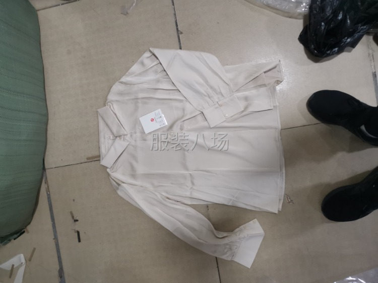 大量收購(gòu)服裝，面料庫(kù)存尾貨，價(jià)格優(yōu)秀，誠(chéng)信第一，中介茶水滿滿-第3張圖片