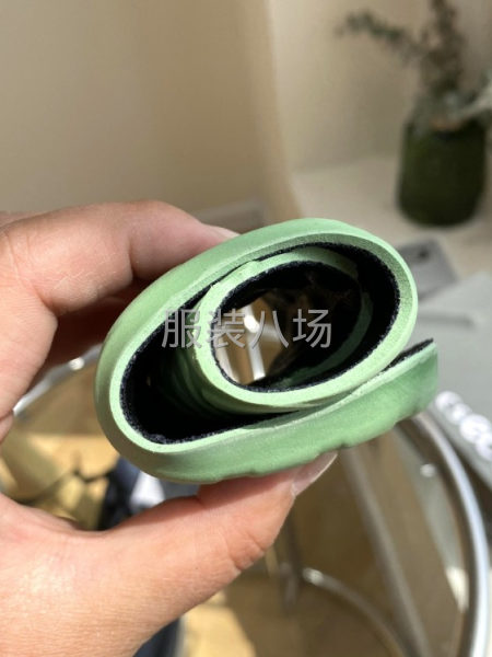 批发休闲鞋1万件-第5张图片