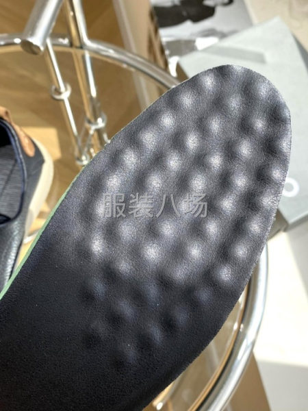 批发休闲鞋1万件-第6张图片