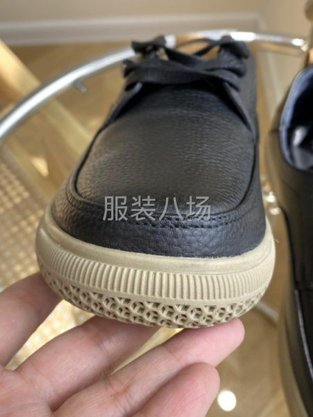 批发休闲鞋1万件-第2张图片