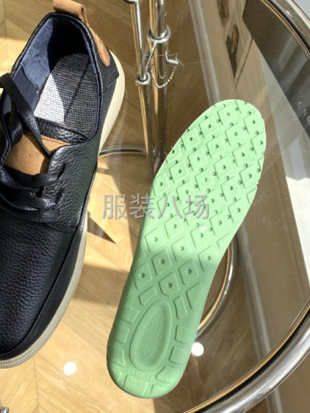 批发休闲鞋1万件-第7张图片