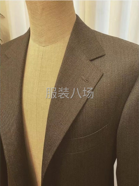 温州七线服饰股份有限公司
专注西服定制 职业装19年，是一家-第1张图片