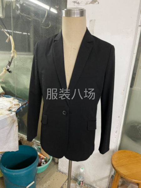 专业精品半精品女装男装-第5张图片
