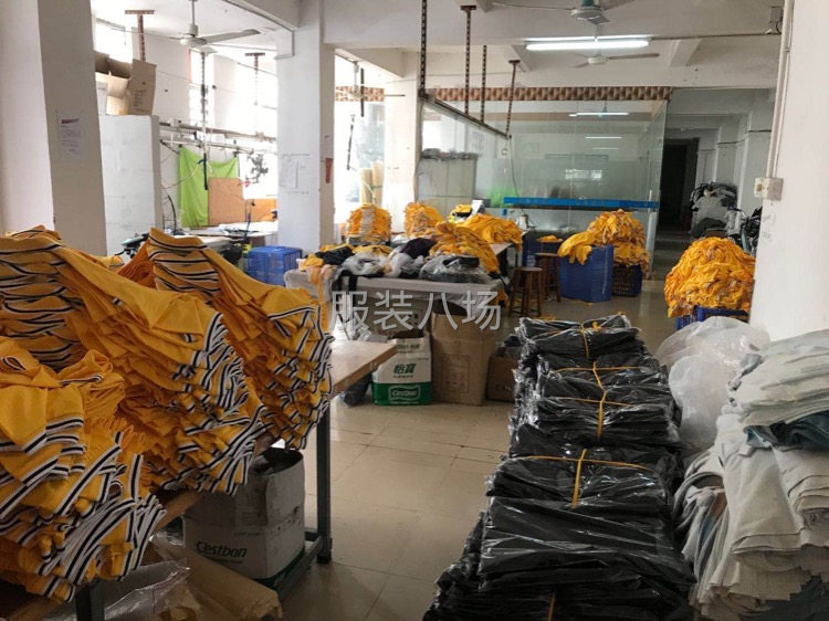 专业精品半精品女装男装-第2张图片