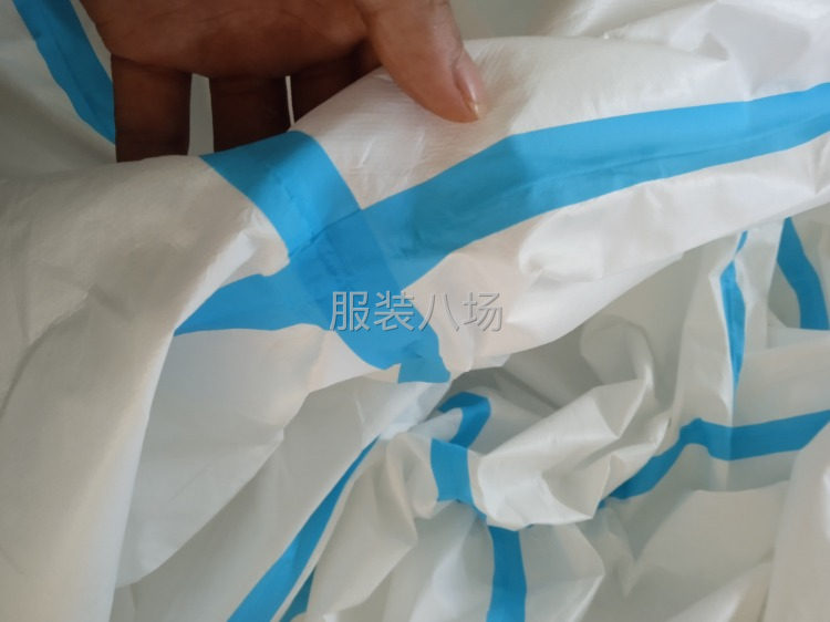 三万件高亢65克防护服库存，十二白皮处理，价格面议-第1张图片