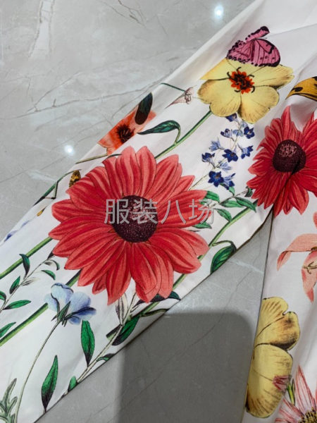 批发花朵衬衫1万件-第9张图片