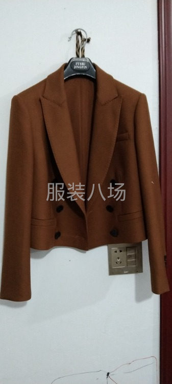 本厂专做风衣小西装连衣裙衬衫，出货正常-第1张图片