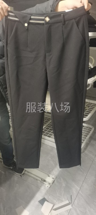 工厂厂年做女时装，西服，裤子，风衣，裙子，羽绒服-第1张图片