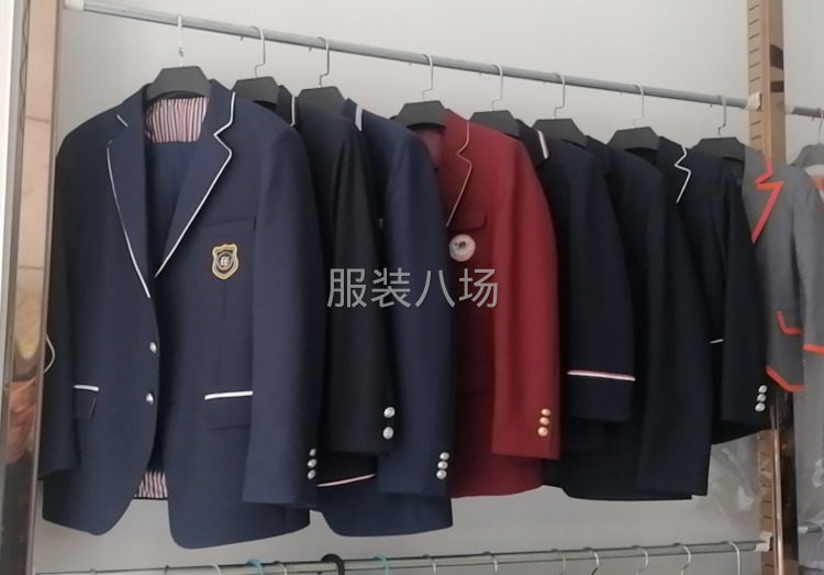 校服洋服类-第1张图片