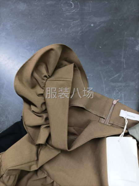 招两名整件车位做连体裤-第4张图片