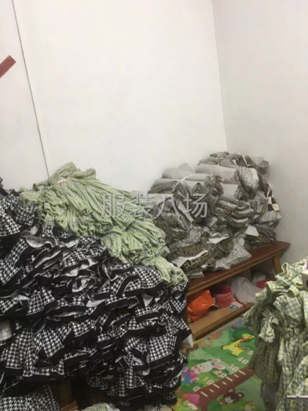 承接开胸睡衣-第3张图片