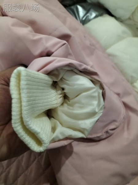 中大童棉服一千多超低价清货，需要的联系整单正码质量超级好-第7张图片