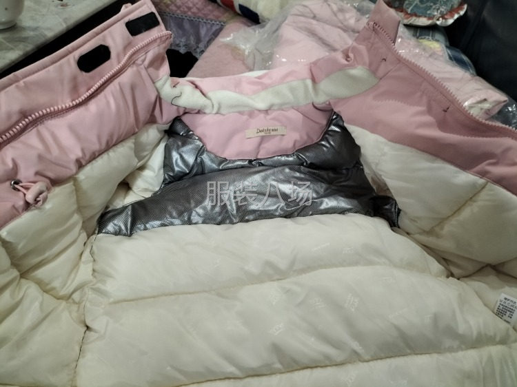 中大童棉服一千多超低價清貨，需要的聯系整單正碼質量超級好-第5張圖片
