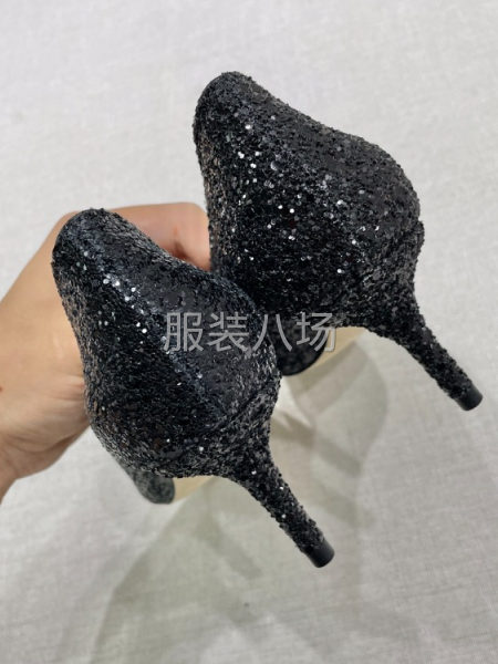 批发高跟鞋1万件-第7张图片