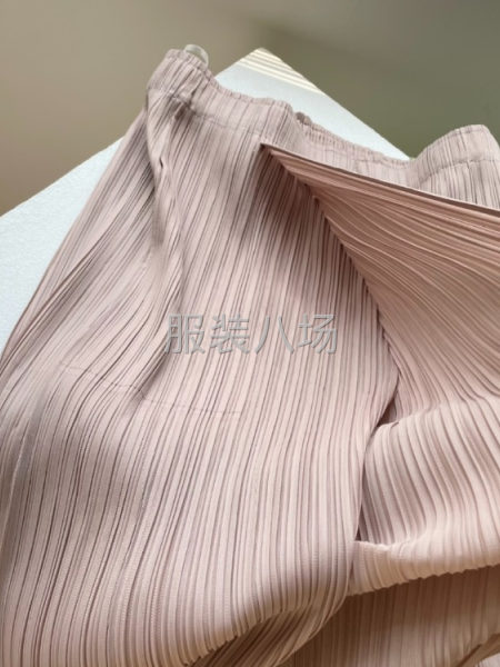 批发女士休闲裤1万件-第4张图片