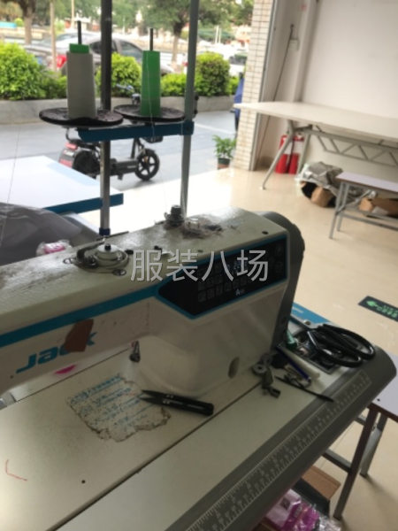 求购二手平车四台，锁边机两台，3000锅炉一个，烫台一个-第1张图片