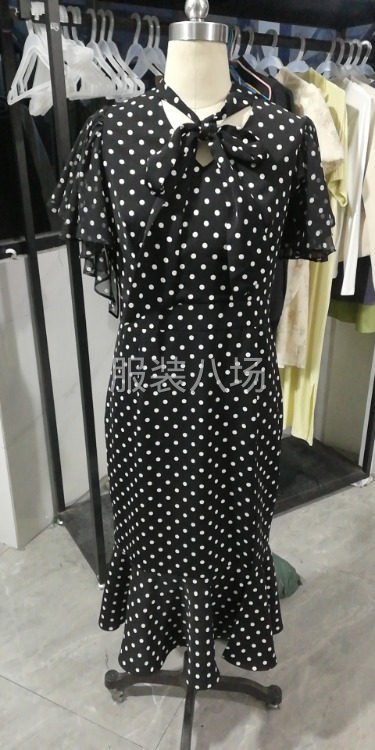 招做针丝车工数名夏天不放假，地址许村镇花园村北花园33号-第1张图片