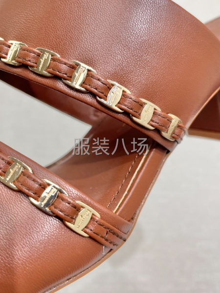 批发凉拖鞋1万件-第7张图片