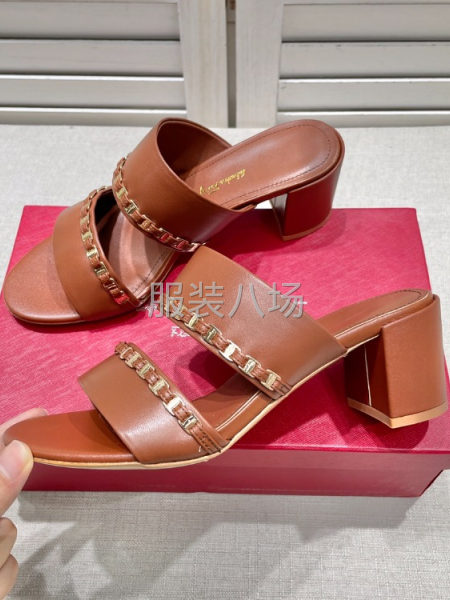 批发凉拖鞋1万件-第3张图片