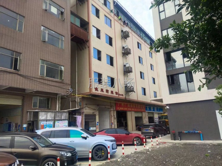 官坑地铁口附近。5楼1150平方出租只要19.8一平-第1张图片