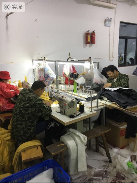 本廠專業(yè)加工精品服裝。質(zhì)量有保障。出貨效益快-第4張圖片