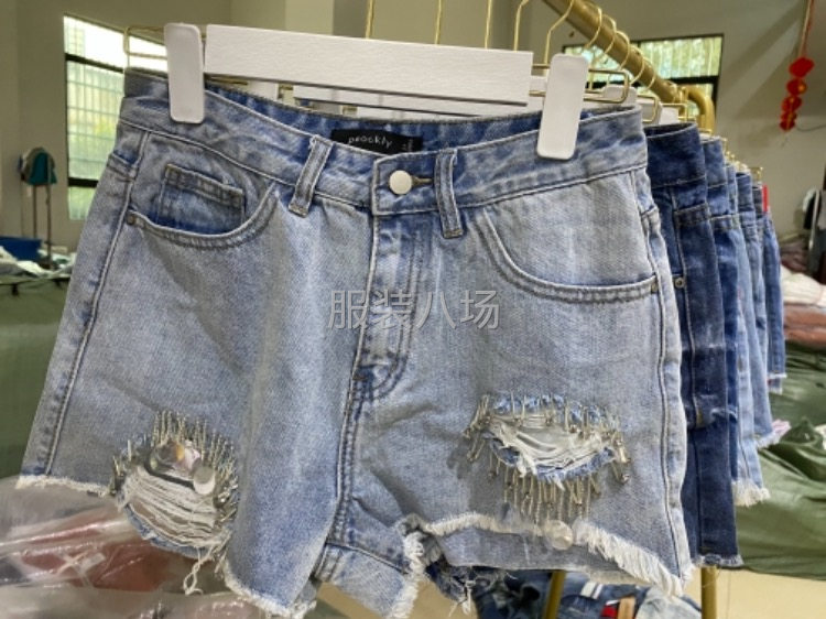 批发潮流前线女装牛仔短裤2700件-第3张图片