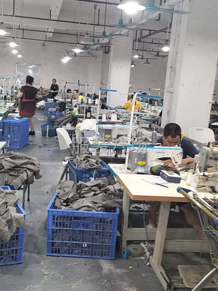 本厂货源充足，以梭织上衣为主，每款3000——10000件-第2张图片