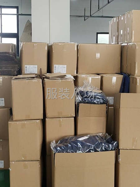 本廠主要生產(chǎn)時(shí)裝。羽絨服。休閑裝。沖鋒衣戶外服等-第2張圖片