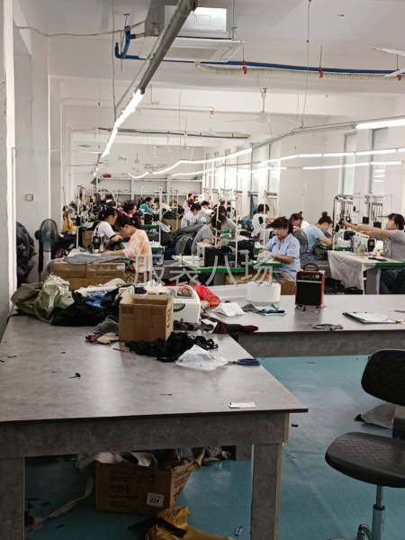 承接夹克 风衣 校服冲锋衣 尼料大衣价格-第1张图片