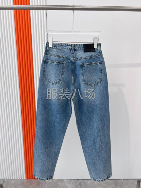 批发锥形牛仔裤1万件-第2张图片