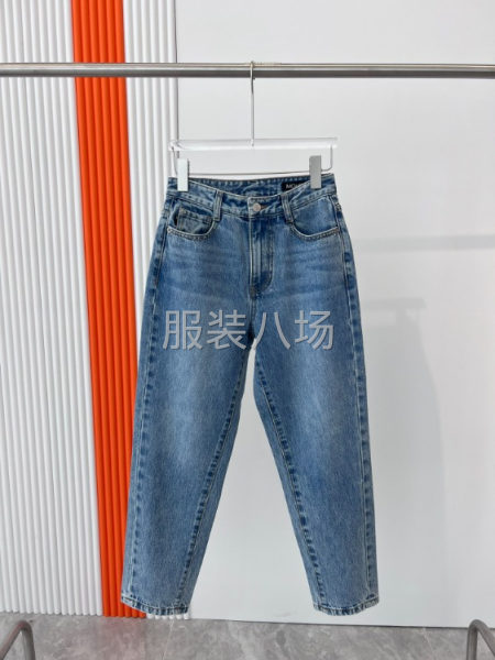 批发锥形牛仔裤1万件-第1张图片