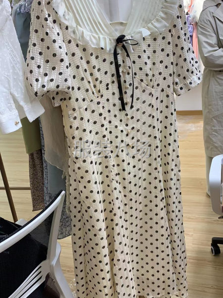 2千件女装/连衣裙/衬衫/西服西裤/夹克风衣/裤子外发-第4张图片