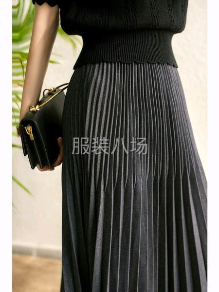 服装压褶，jk压褶，司马克-第2张图片
