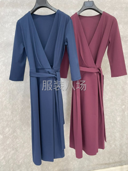 批发秋冬新款连衣裙1万件-第2张图片